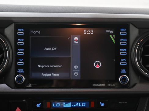 Used 2020 Toyota Tacoma TRD Sport AWD/4WD image 18