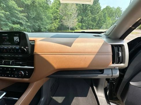 Used 2023 Nissan Pathfinder Platinum AWD/4WD image 16