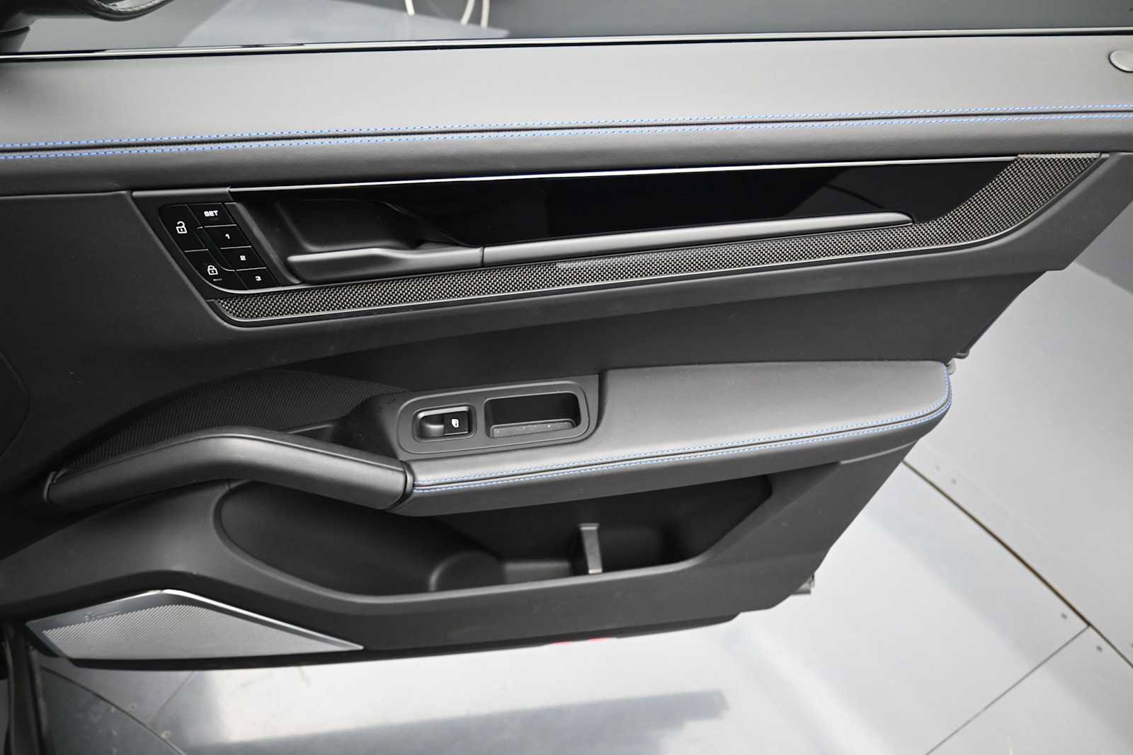 Certified 2024 Porsche Cayenne Turbo GT AWD/4WD image 24