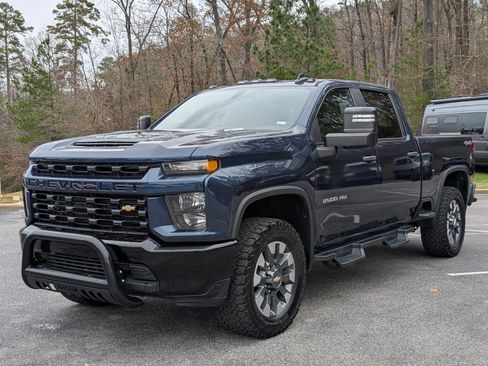 Used 2021 Chevrolet Silverado 2500 Custom w/ Custom Value Package image 5