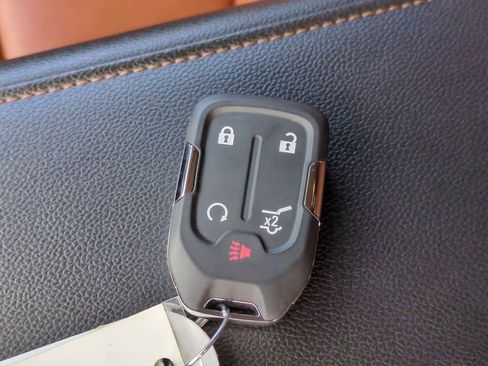 Used 2017 GMC Acadia SLT image 37