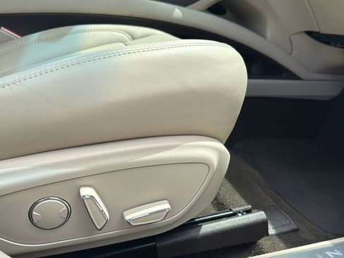 Used 2019 Lincoln MKZ Premiere FWD image 22