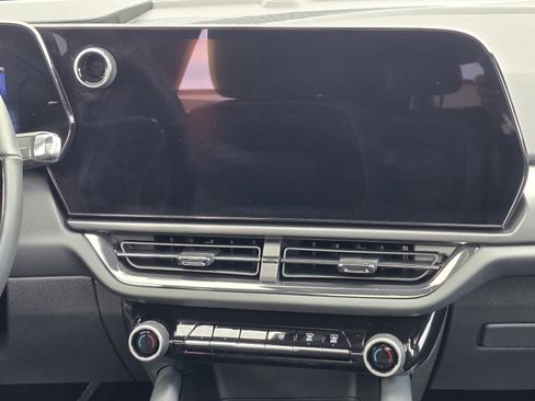 Used 2025 Chevrolet Equinox EV RS image 27