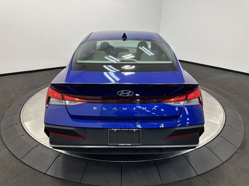 Certified 2025 Hyundai Elantra Sport FWD image 6