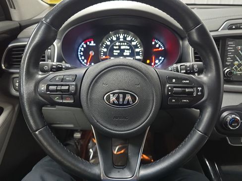 Used 2017 Kia Sorento SX FWD image 19