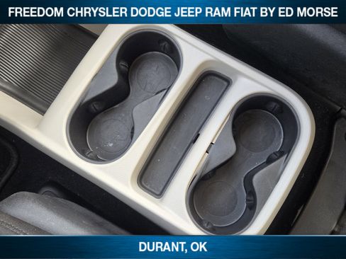 Used 2023 Chrysler Voyager LX image 15