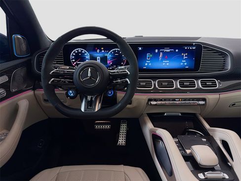 Used 2025 Mercedes-Benz GLS 63 AMG 4MATIC image 26