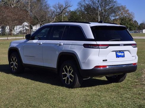 New 2025 Jeep Grand Cherokee Limited image 4