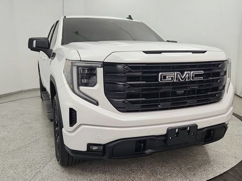 Used 2026 GMC Sierra 1500 Elevation w/ Elevation Premium Package AWD/4WD image 12
