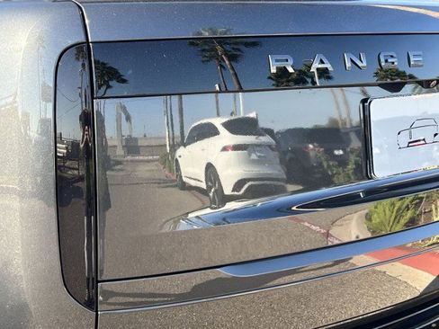 New 2025 Land Rover Range Rover Long Wheelbase SE image 10
