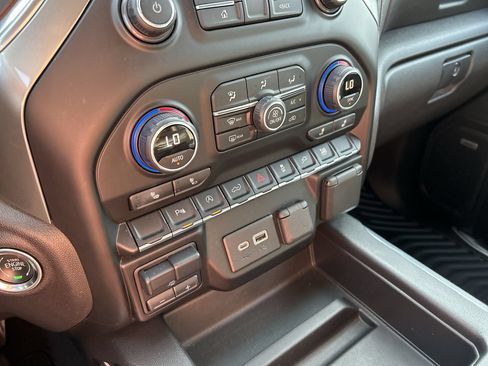 Used 2021 Chevrolet Silverado 1500 RST w/ Convenience Package II AWD/4WD image 29