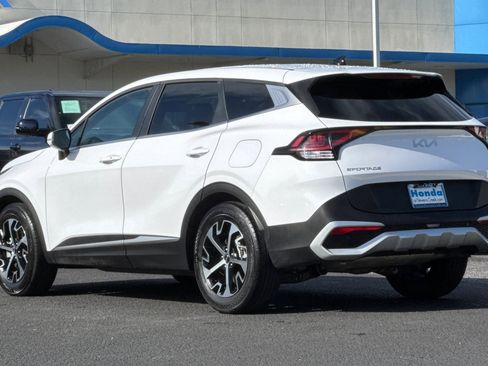 Used 2024 Kia Sportage EX FWD image 3