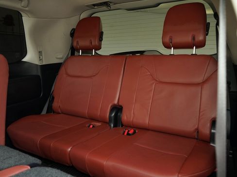 Used 2019 Lexus LX 570 570 image 30