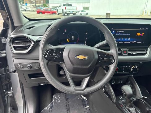 Used 2025 Chevrolet TrailBlazer LT AWD/4WD image 12