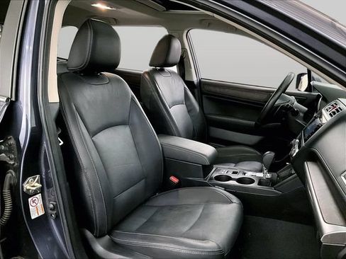 Used 2017 Subaru Outback 3.6R Limited AWD/4WD image 7