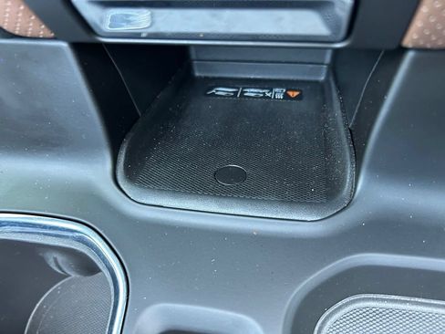 Used 2025 Chevrolet Silverado 1500 High Country AWD/4WD image 42