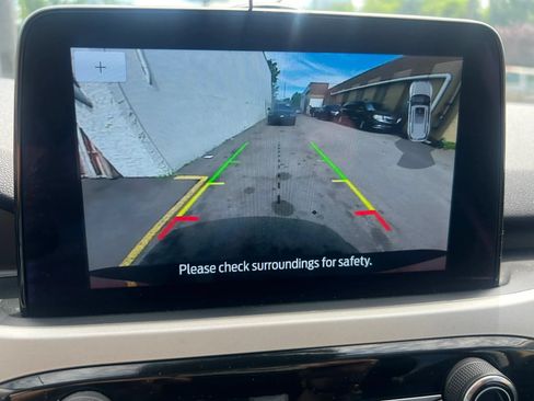Used 2022 Ford Escape SEL w/ Technology Package FWD image 26