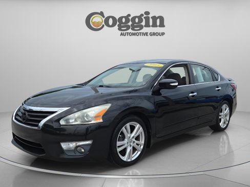Used 2013 Nissan Altima 3.5 SL w/ Technology Pkg FWD image 1