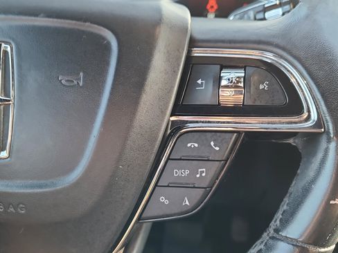 Used 2022 Lincoln Nautilus Reserve w/ Equipment Group 201A image 13