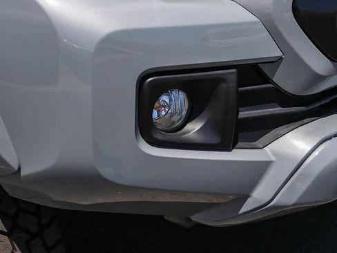 Used 2018 Toyota Tacoma TRD Sport w/ Technology Package RWD image 18
