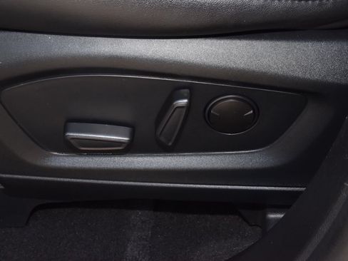 Used 2023 Ford Explorer XLT w/ Equipment Group 202A AWD/4WD image 35