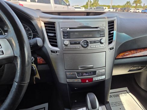 Used 2010 Subaru Outback 2.5i Limited AWD/4WD image 36