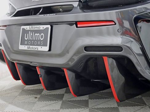 Used 2019 McLaren 600LT RWD image 16