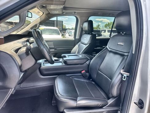 Used 2025 Ford Expedition Max Platinum AWD/4WD image 11