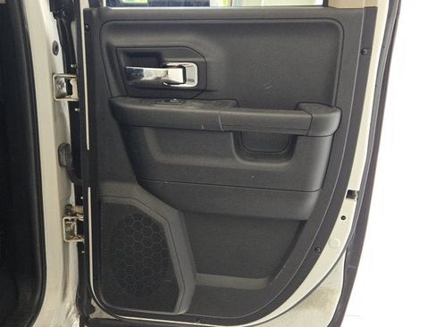 Used 2014 RAM 1500 Laramie AWD/4WD image 9