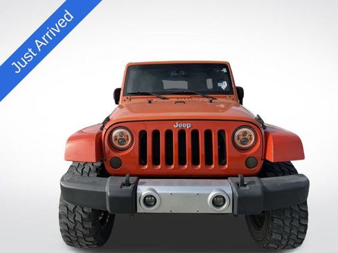 Used 2015 Jeep Wrangler Unlimited Sahara w/ Max Tow Package image 2