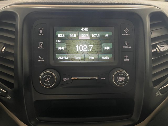 Used 2018 Jeep Cherokee Latitude w/ Altitude Package AWD/4WD image 15