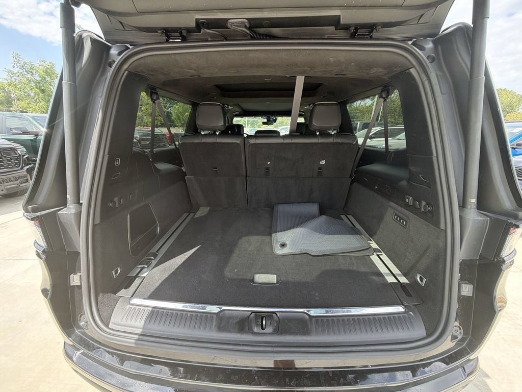 Used 2024 Jeep Grand Wagoneer L Series II w/ Quick Order Packagew 28T AWD/4WD image 16
