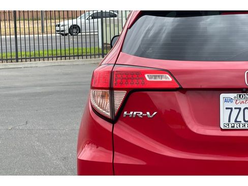 Certified 2017 Honda HR-V LX image 42