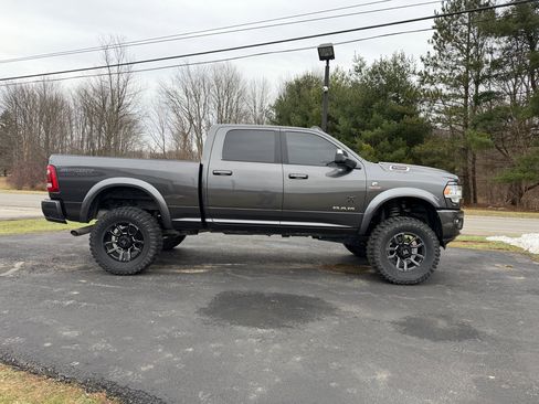 Used 2022 RAM 2500 Big Horn w/ Level B Equipment Group image 4