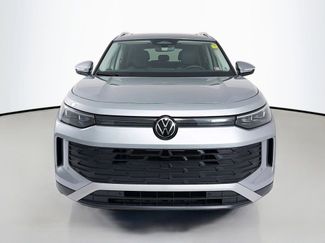Used 2025 Volkswagen Tiguan SE video 2
