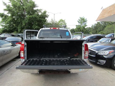 Used 2012 Nissan Frontier SL w/ Moonroof Pkg image 8