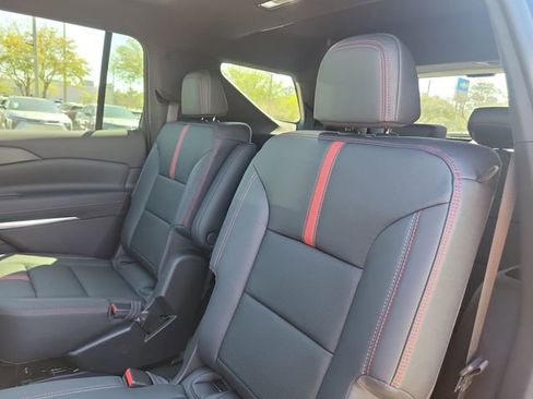 New 2026 Chevrolet Traverse RS image 12
