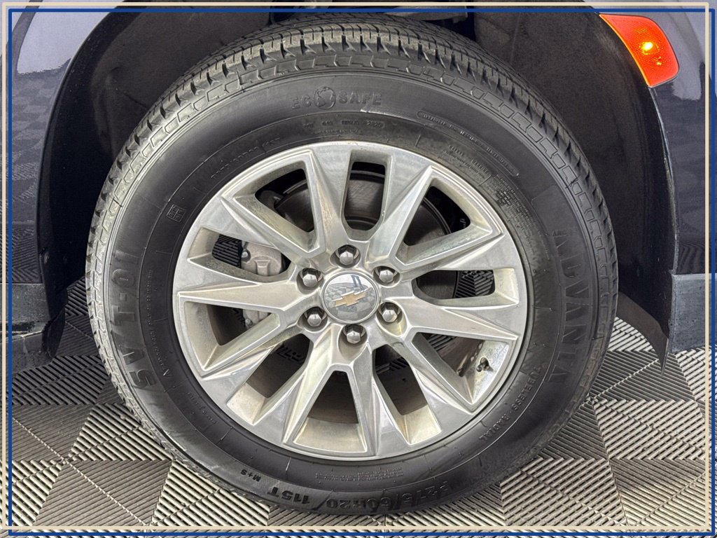 Certified 2024 Chevrolet Suburban Premier AWD/4WD image 45