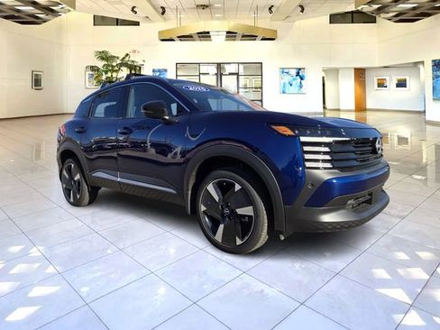 Used 2026 Nissan Kicks SR image 3