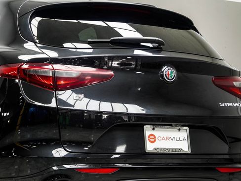Used 2023 Alfa Romeo Stelvio Veloce AWD/4WD image 14