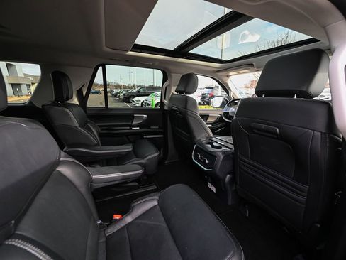 Certified 2025 Ford Expedition Max Platinum image 28