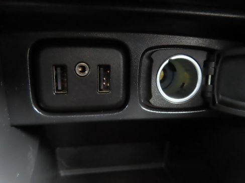 Used 2022 Buick Encore Preferred image 8