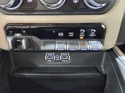 Used 2020 RAM 3500 Laramie image 23