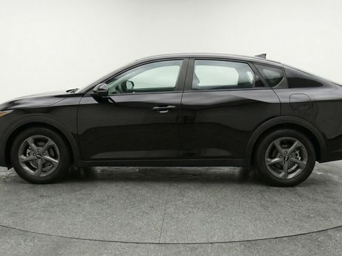 Used 2025 Kia K4 LXS image 5