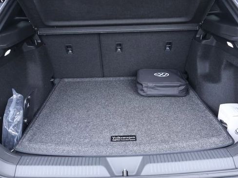 New 2026 Volkswagen ID.4 Pro RWD image 16
