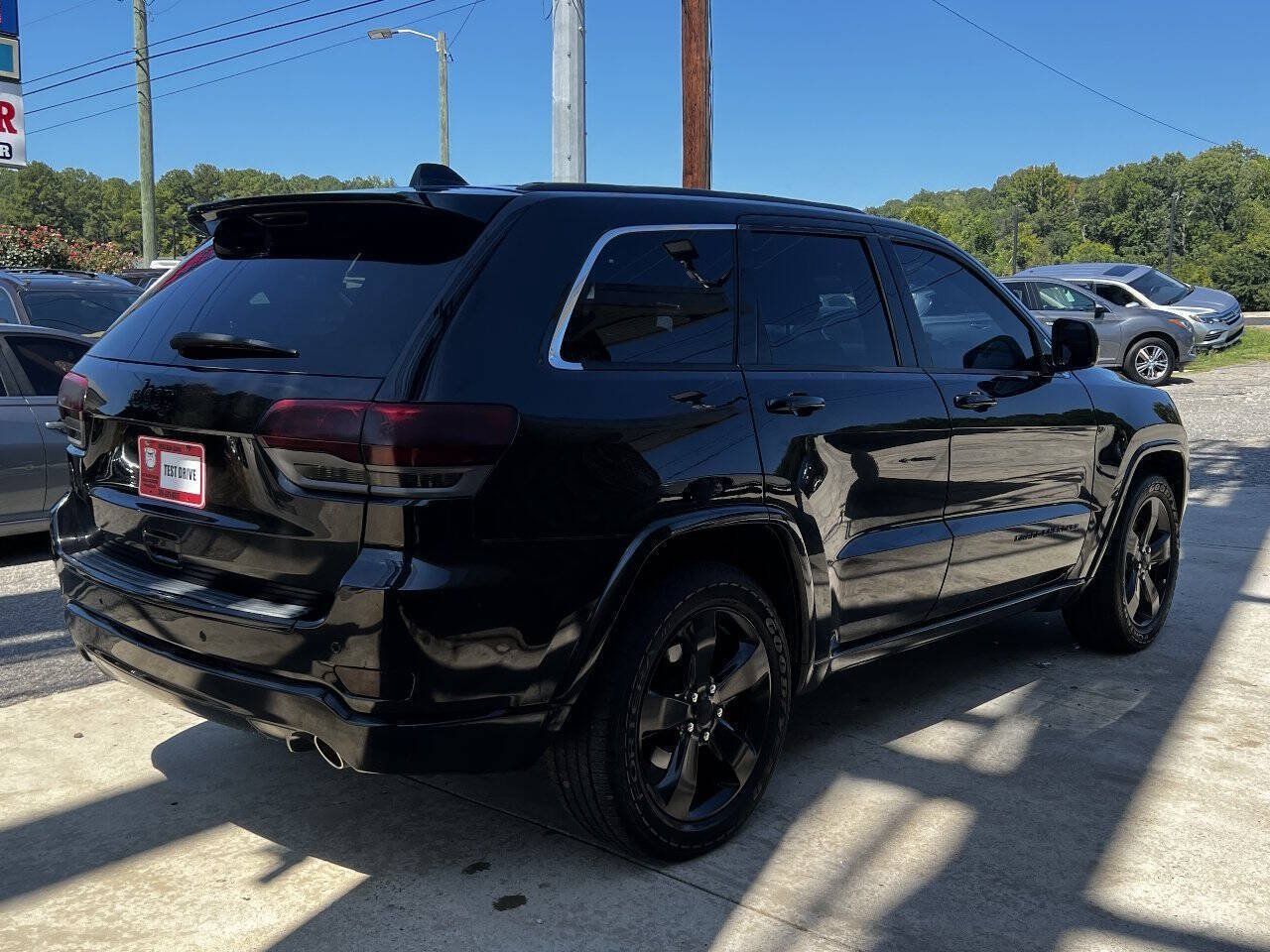 Used 2015 Jeep Grand Cherokee Altitude RWD image 6