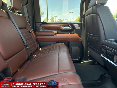 Used 2024 GMC Sierra 3500 Denali Ultimate AWD/4WD image 25