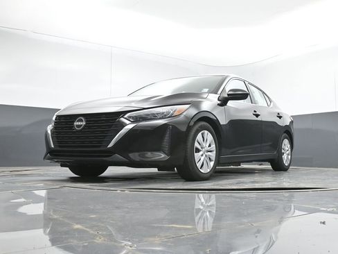 Used 2025 Nissan Sentra S FWD image 37
