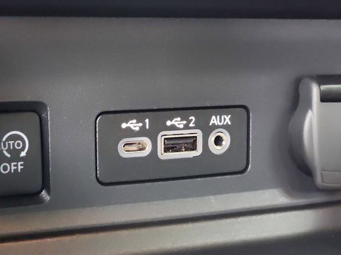 Certified 2024 Nissan Sentra SR image 23