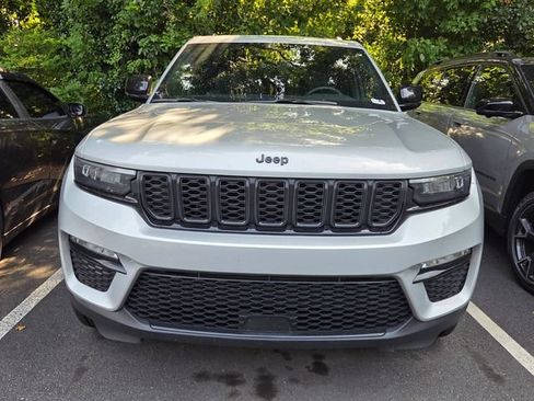 Used 2025 Jeep Grand Cherokee Limited w/ Black Appearance Package RWD image 2